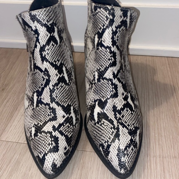 Seychelles Snake Skin Ankle Boots - Picture 2 of 4